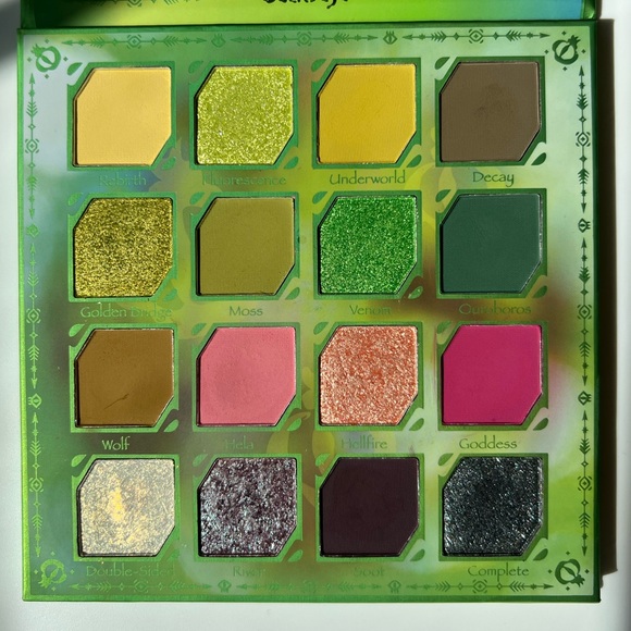 Hela Oden’s Eye + Angelica Eyeshadow Palette – Green